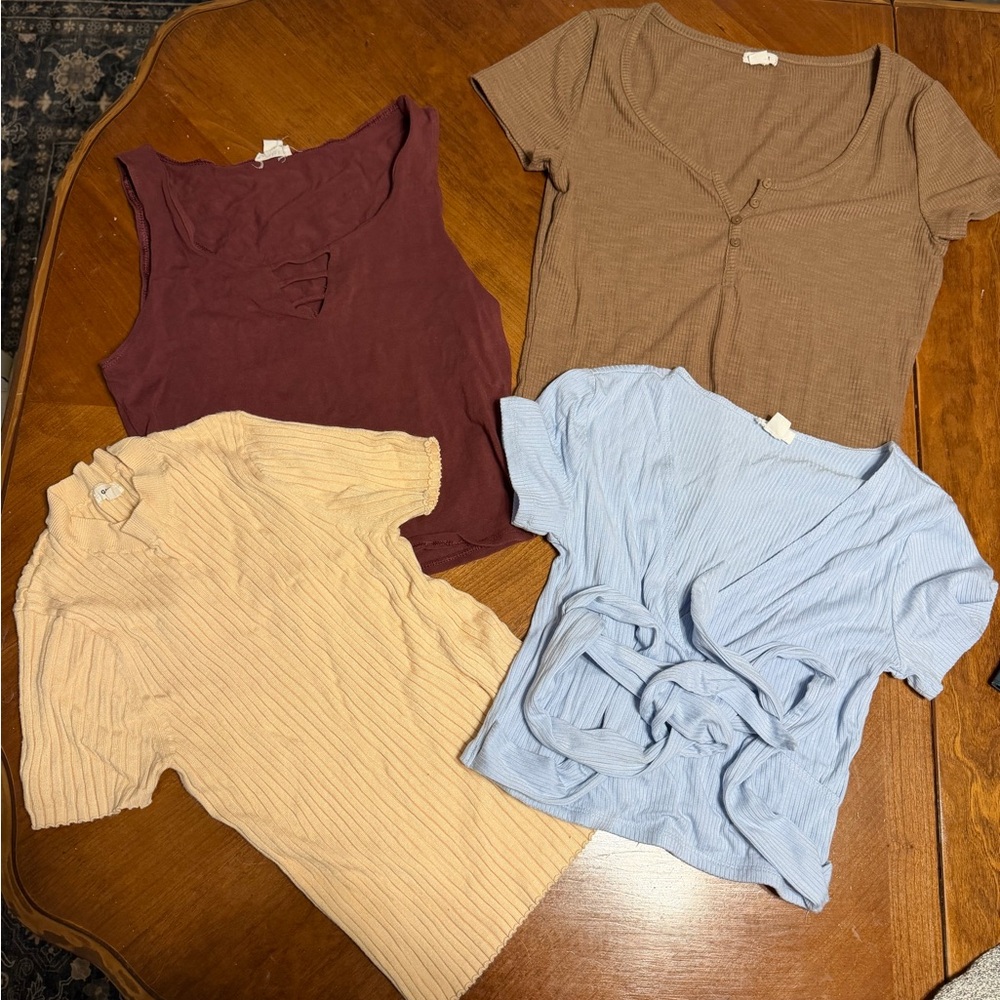 Garage (4) T-Shirts Small